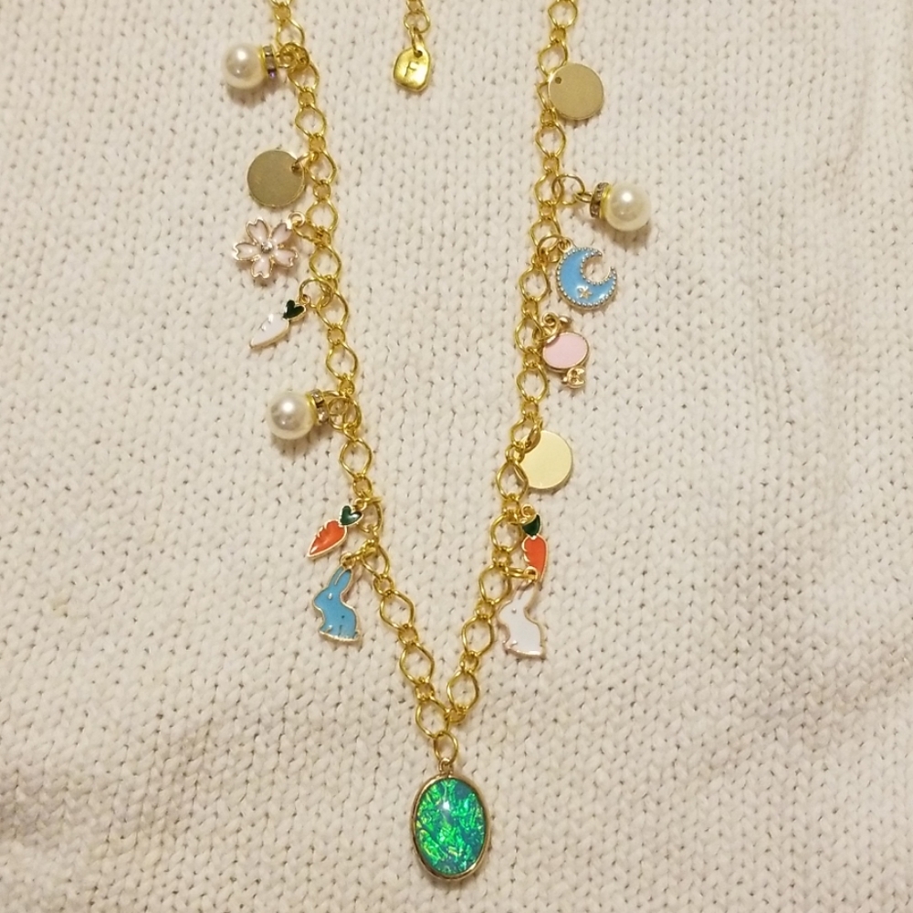 🍄PRICEDROP🍄🍄Gold Plated Enameled Charm Neklace